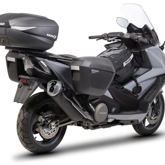 Kit fissaggio bauletti SHAD per Kymco AK550 - Moto Adventure